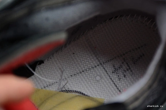x CV9388-001 Air CV9388-001 4 “Bred” O-W Jordan 1019